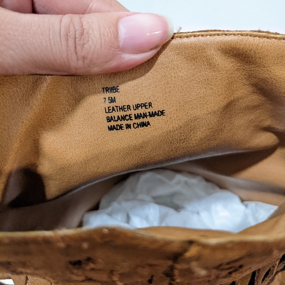 Suede calf boots moccasin style by Steve Madden. - Picture 7 of 16